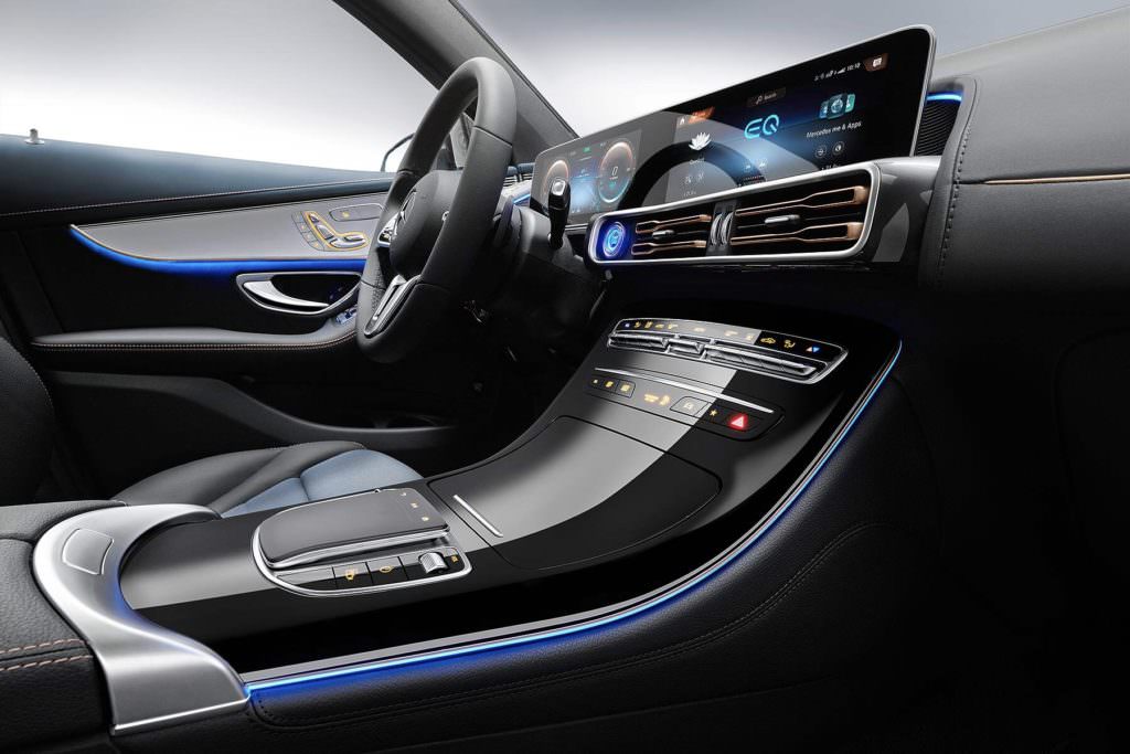 Suv e tecnologia EV: Mercedes EQC Interni - SpicyView