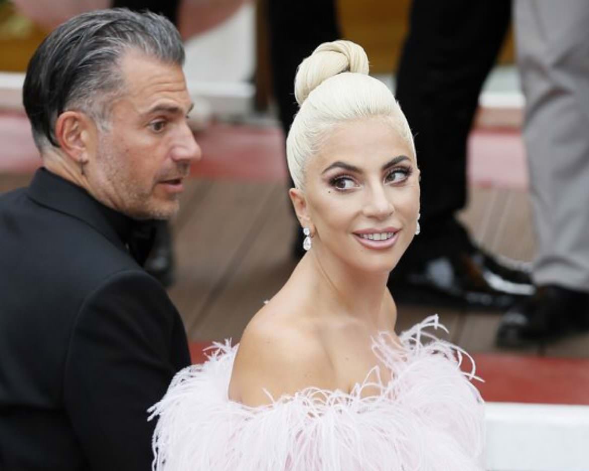 “A Love Is Born”: Lady Gaga sposa l’agente delle star Christian Carino.